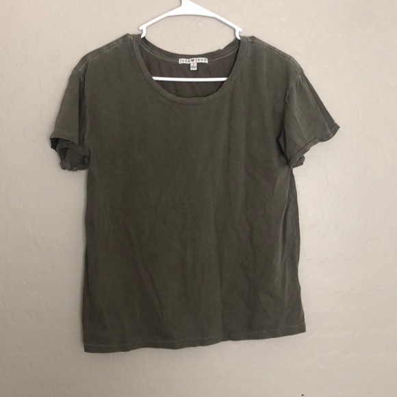 Urban outfitters T-shirt - Picture 2 of 4